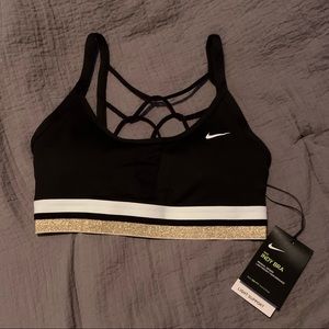BRAND NEW NIKE SPORTS BRA